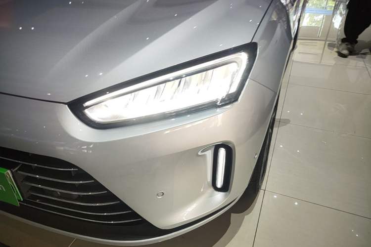 Used Hima AITO M5 2022 Extended-Range Four-Wheel Drive Performance Version Left Front Headlight