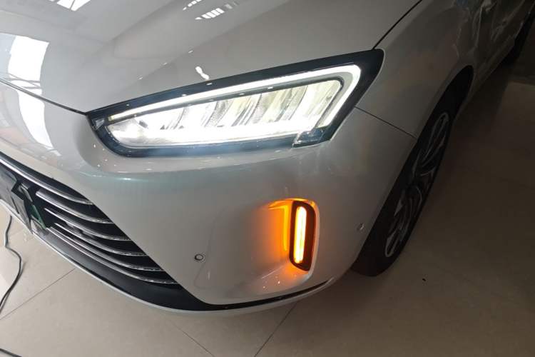 Used Hima AITO M5 2022 Extended-Range Four-Wheel Drive Flagship Edition Left Front Headlight