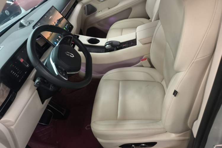 Used Hima AITO M5 2022 Extended-Range Four-Wheel Drive Performance Version Left Front Seat