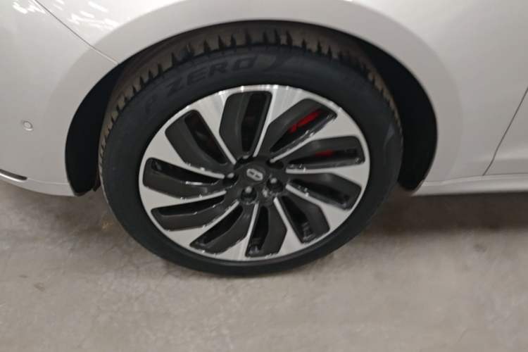 Used Hima AITO M5 2022 Extended-Range Four-Wheel Drive Performance Version Left Front Wheel Hub