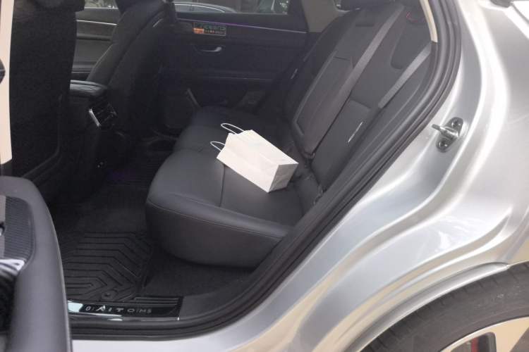 Used Hima AITO M5 2022 Extended-Range Four-Wheel Drive Performance Version Left Rear Seat