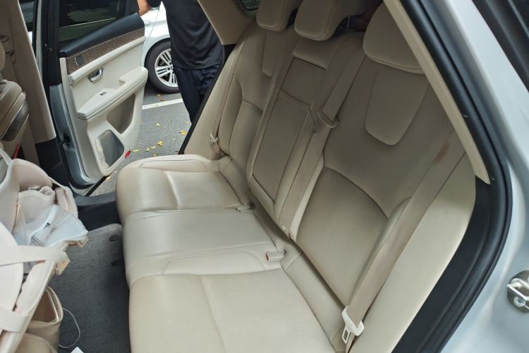 Used Hima AITO M5 2022 Range-Extended Rear-Drive Standard Version Left Rear Seat