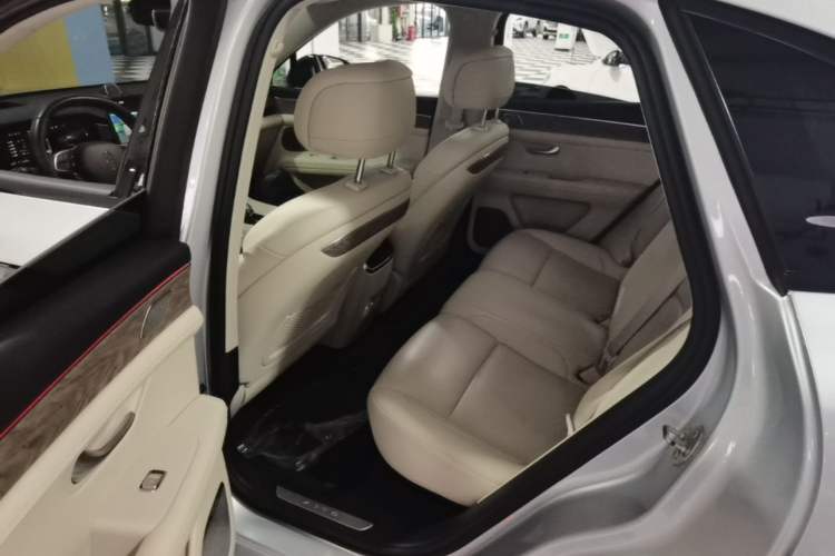 Used Hima AITO M5 2022 Extended-Range Four-Wheel Drive Performance Version Left Rear Seat