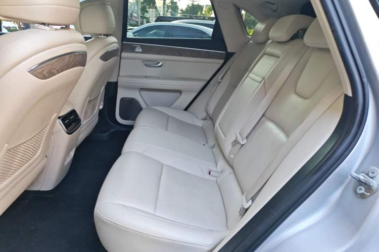 Used Hima AITO M5 2022 Extended-Range Four-Wheel Drive Performance Version Left Rear Seat
