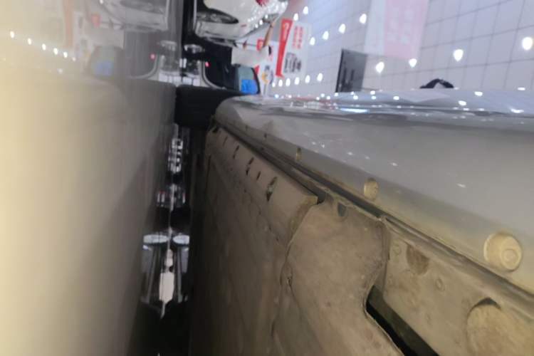 Used Hima AITO M5 2022 Extended-Range Four-Wheel Drive Performance Version Left Side Sill
