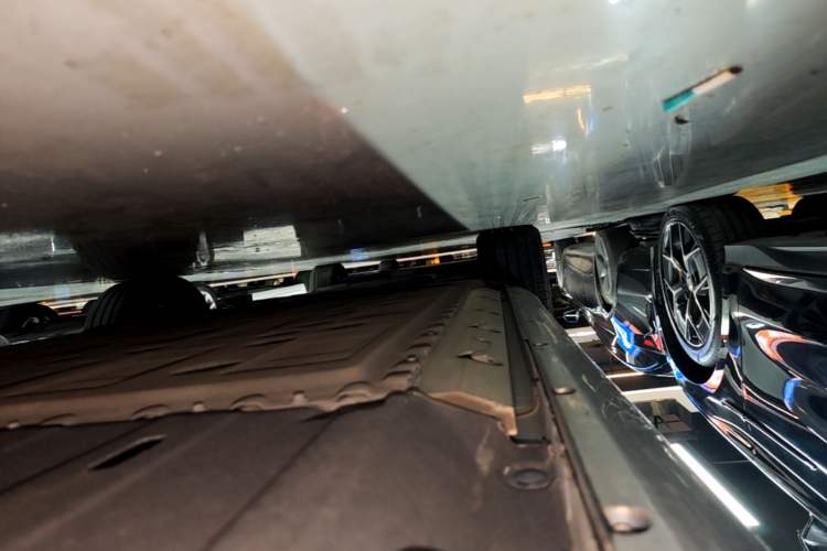 Used Hima AITO M5 2022 Extended-Range Four-Wheel Drive Flagship Edition Left Side Sill