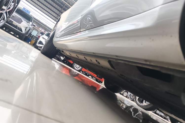 Used Hima AITO M5 2022 Extended-Range Four-Wheel Drive Performance Version Left Side Sill