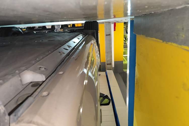 Used Hima AITO M5 2022 Pure Electric Rear-Drive Standard Edition Left Side Sill