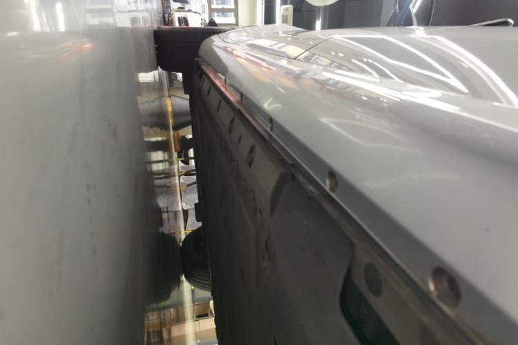 Used Hima AITO M5 2022 Extended-Range Four-Wheel Drive Performance Version Left Side Sill