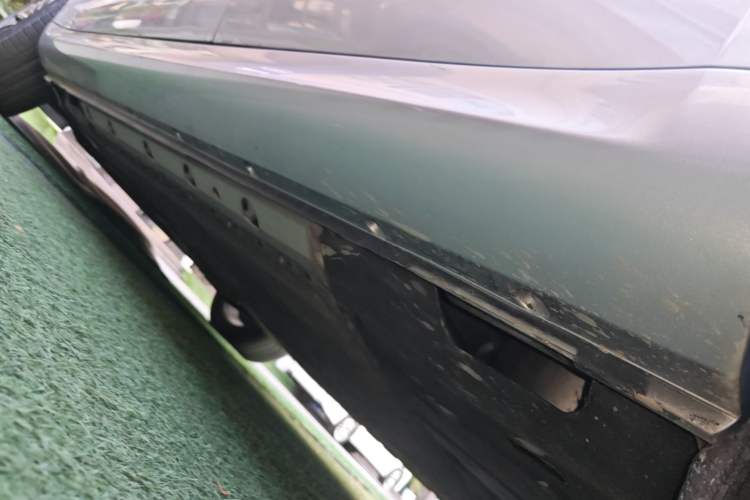 Used Hima AITO M5 2022 Extended-Range Four-Wheel Drive Performance Version Left Side Sill