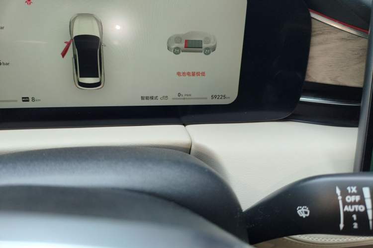 Used Hima AITO M5 2022 Extended-Range Four-Wheel Drive Performance Version Odometer Close Up