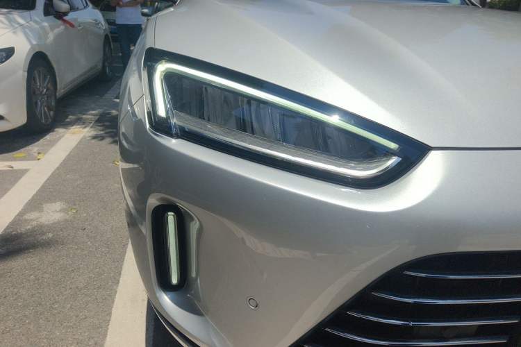 Used Hima AITO M5 2022 Range-Extended Rear-Drive Standard Version Right Front Headlight