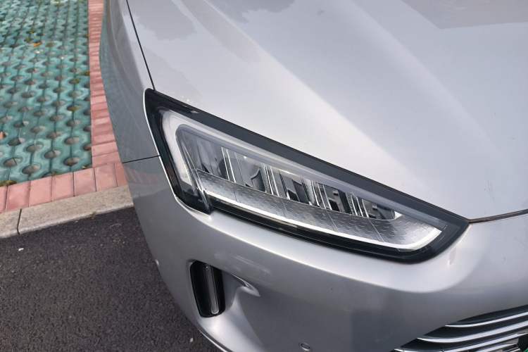 Used Hima AITO M5 2022 Range-Extended Rear-Drive Standard Version Right Front Headlight