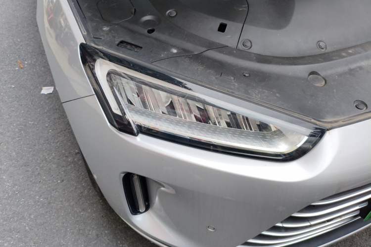 Used Hima AITO M5 2022 Extended-Range Four-Wheel Drive Performance Version Right Front Headlight