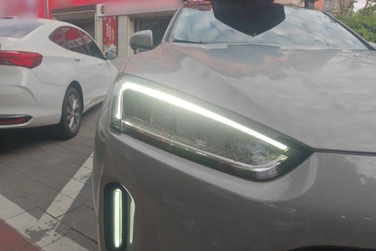 Used Hima AITO M5 2022 Extended-Range Four-Wheel Drive Ultimate Edition Right Front Headlight