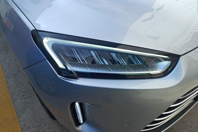 Used Hima AITO M5 2022 Extended-Range Four-Wheel Drive Ultimate Edition Right Front Headlight