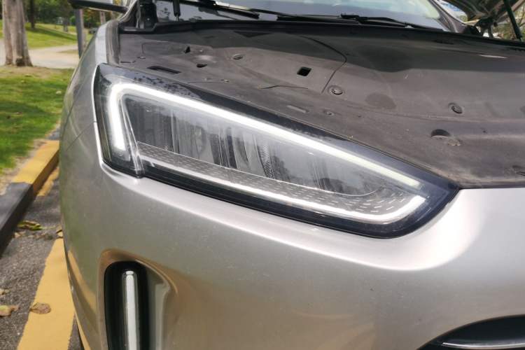 Used Hima AITO M5 2022 Pure Electric All-Wheel-Drive Performance Edition Right Front Headlight