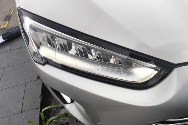 Used Hima AITO M5 2022 Range-Extended Rear-Drive Standard Version Right Front Headlight