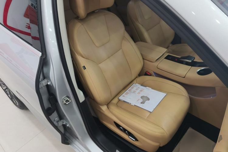 Used Hima AITO M5 2022 Extended-Range Four-Wheel Drive Performance Version Right Front Seat