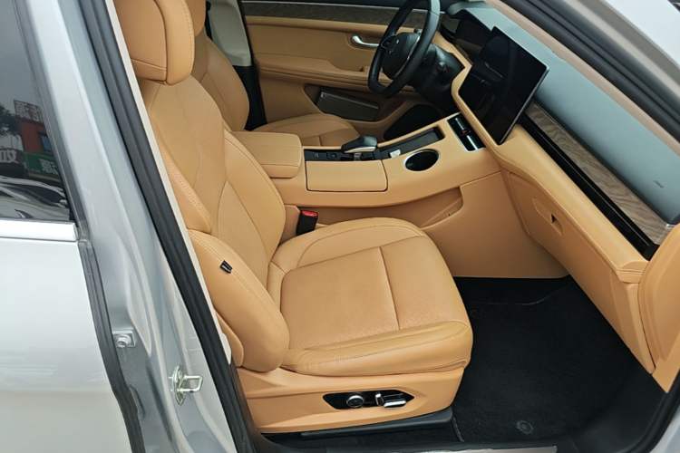 Used Hima AITO M5 2022 Extended-Range Four-Wheel Drive Ultimate Edition Right Front Seat