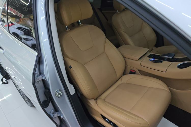 Used Hima AITO M5 2022 Extended-Range Four-Wheel Drive Ultimate Edition Right Front Seat