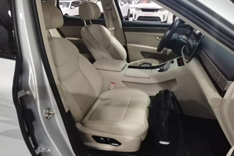 Used Hima AITO M5 2022 Extended-Range Four-Wheel Drive Performance Version Right Front Seat