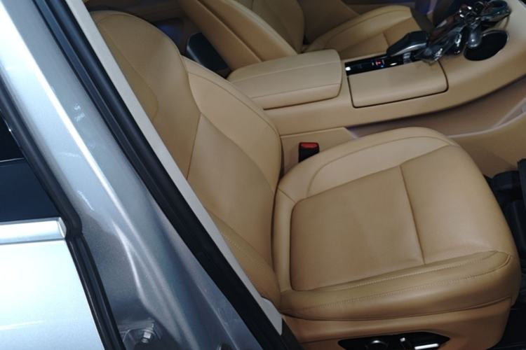 Used Hima AITO M5 2022 Extended-Range Four-Wheel Drive Performance Version Right Front Seat