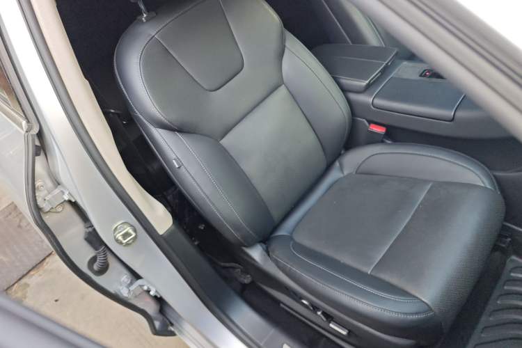 Used Hima AITO M5 2022 Extended-Range Four-Wheel Drive Performance Version Right Front Seat