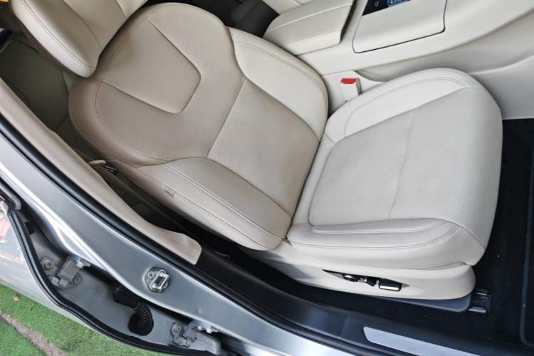 Used Hima AITO M5 2022 Extended-Range Four-Wheel Drive Performance Version Right Front Seat
