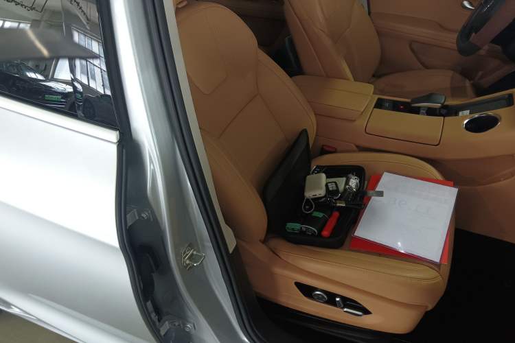 Used Hima AITO M5 2022 Range-Extended Rear-Drive Standard Version Right Front Seat