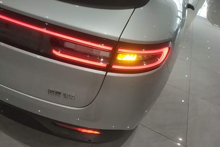 Used Hima AITO M5 2022 Range-Extended Rear-Drive Standard Version Right Rear Taillight