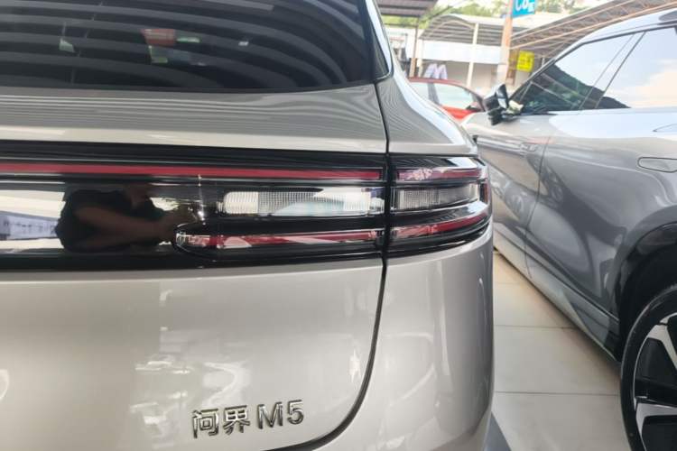 Used Hima AITO M5 2022 Extended-Range Four-Wheel Drive Performance Version Right Rear Taillight