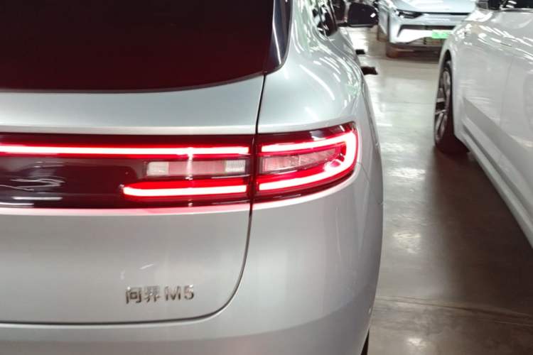 Used Hima AITO M5 2022 Extended-Range Four-Wheel Drive Performance Version Right Rear Taillight