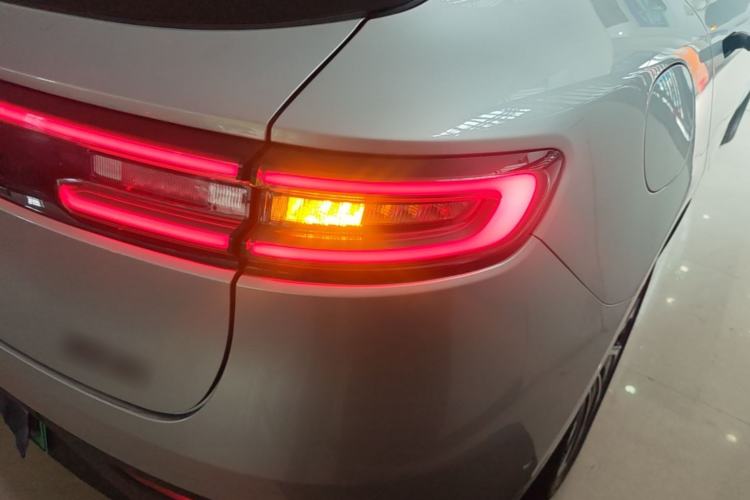 Used Hima AITO M5 2022 Extended-Range Four-Wheel Drive Flagship Edition Right Rear Taillight