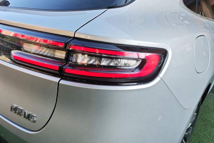 Used Hima AITO M5 2022 Extended-Range Four-Wheel Drive Performance Version Right Rear Taillight