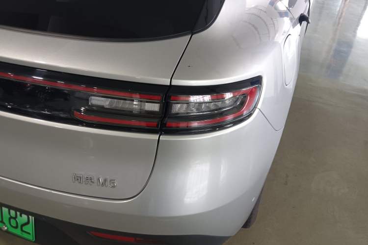 Used Hima AITO M5 2022 Range-Extended Rear-Drive Standard Version Right Rear Taillight