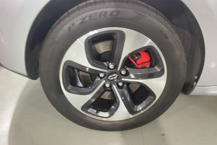 Used Hima AITO M5 2022 Range-Extended Rear-Drive Standard Version Right Rear Wheel Hub