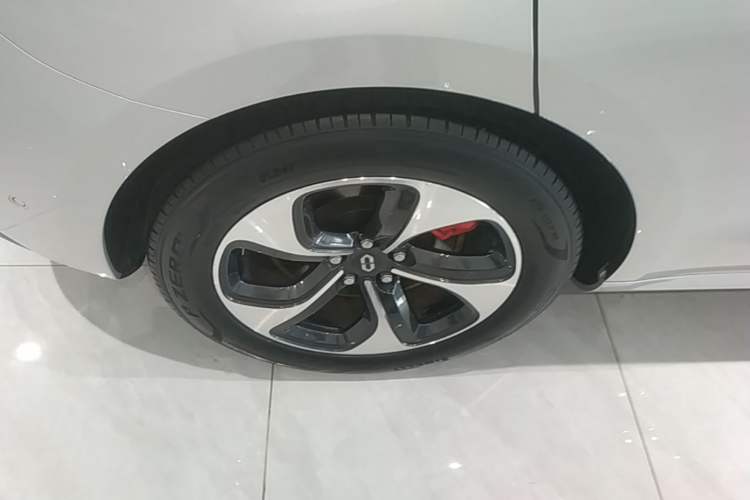 Used Hima AITO M5 2022 Range-Extended Rear-Drive Standard Version Right Rear Wheel Hub