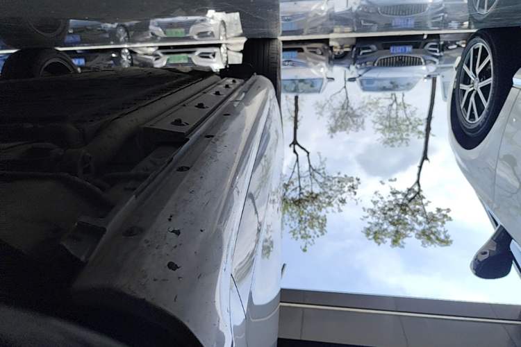Used Hima AITO M5 2022 Range-Extended Rear-Drive Standard Version Right Side Sill