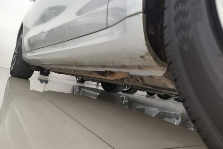 Used Hima AITO M5 2022 Extended-Range Four-Wheel Drive Ultimate Edition Right Side Sill