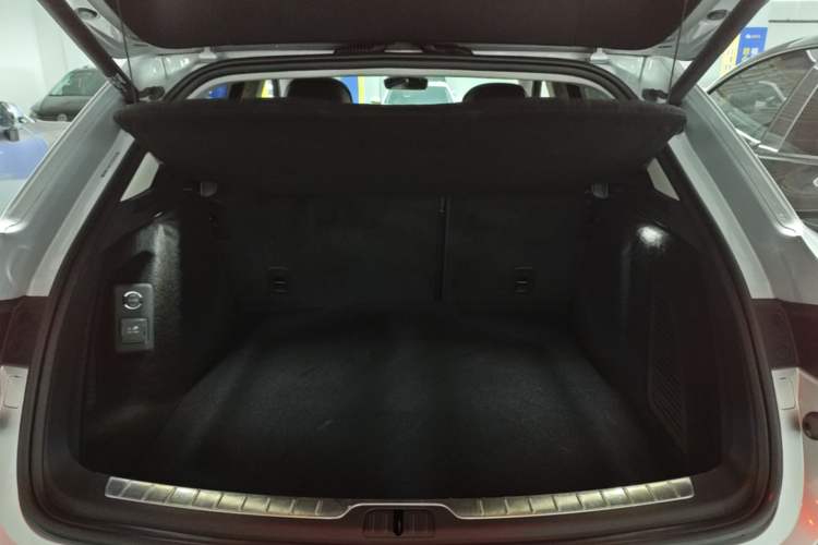 Used Hima AITO M5 2022 Extended-Range Four-Wheel Drive Ultimate Edition Trunk