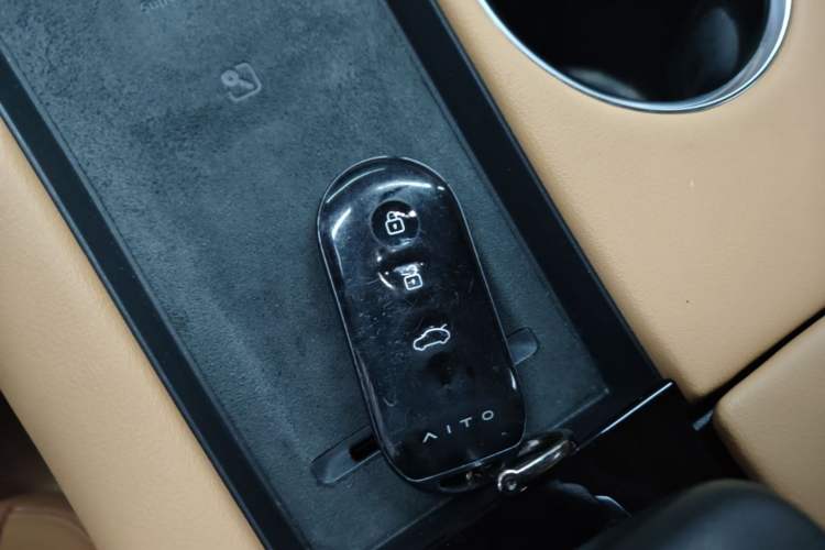 Used Hima AITO M5 2022 Range-Extended Rear-Drive Standard Version Vehicle Key
