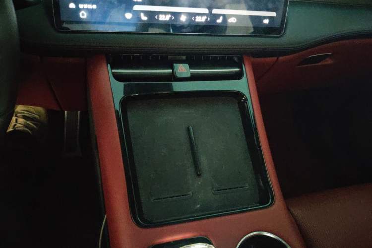 Used Hima AITO M5 2022 Pure Electric All-Wheel-Drive Performance Edition Audio And AC Panel