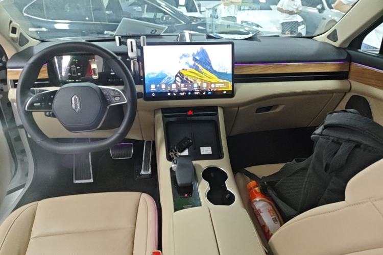 Used Hima AITO M5 2022 Pure Electric Rear-Drive Standard Edition Center Console