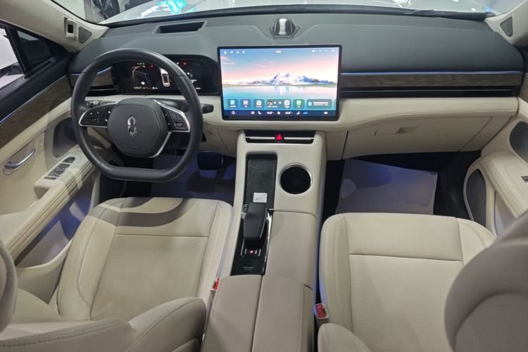 Used Hima AITO M5 2022 Extended-Range Four-Wheel Drive Ultimate Edition Center Console