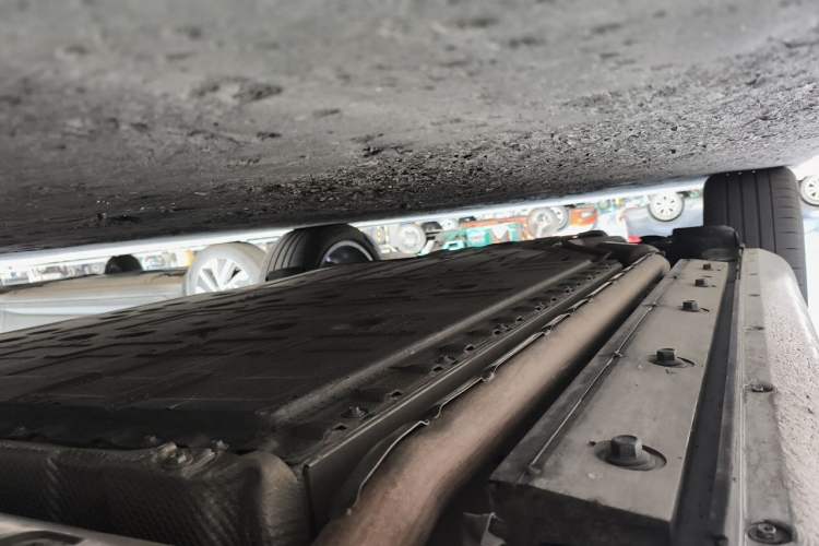 Used Hima AITO M5 2022 Extended-Range Four-Wheel Drive Ultimate Edition Chassis Front Right