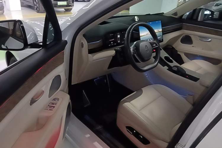 Used Hima AITO M5 2022 Extended-Range Four-Wheel Drive Ultimate Edition Driver Seat