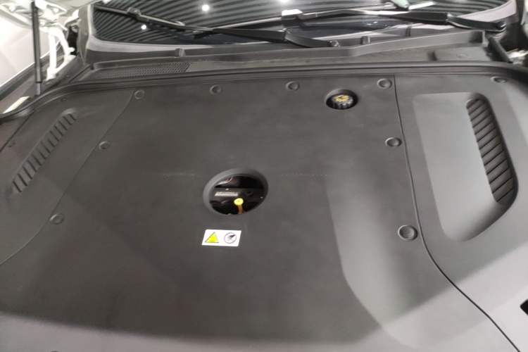 Used Hima AITO M5 2022 Extended-Range Four-Wheel Drive Ultimate Edition Engine Bay