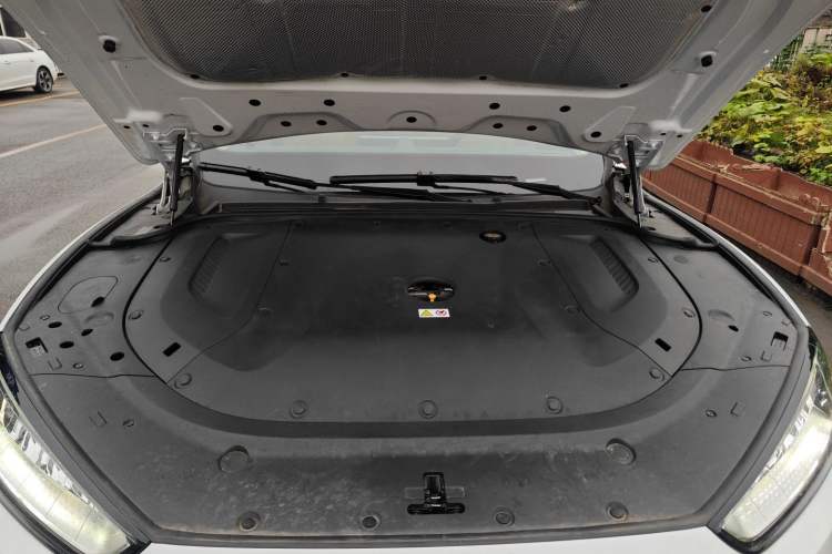 Used Hima AITO M5 2022 Range-Extended Rear-Drive Standard Version Engine Bay
