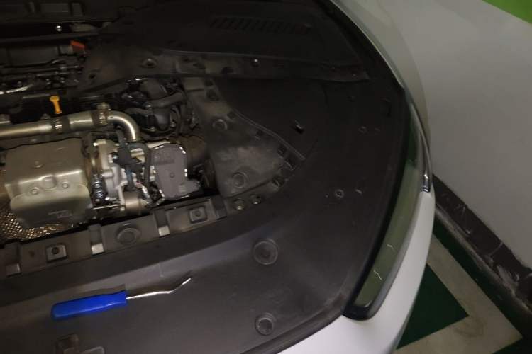 Used Hima AITO M5 2022 Extended-Range Four-Wheel Drive Performance Version Engine Bay Left